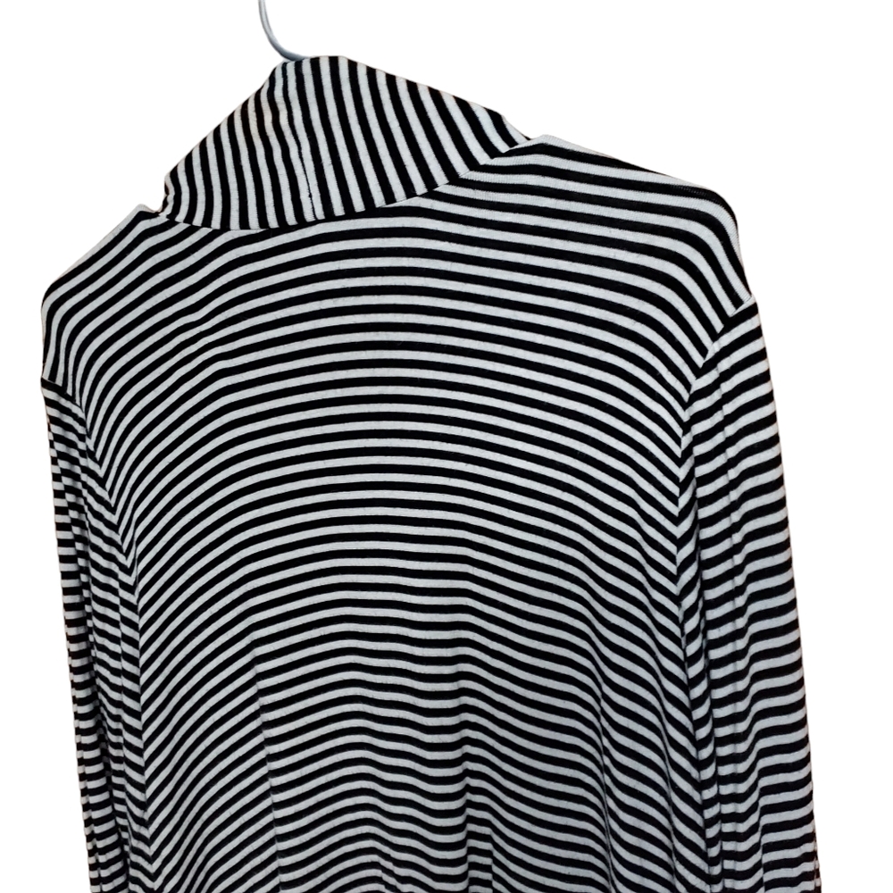Torrid B&W rouched sleeve cardigan - Picture 9 of 14